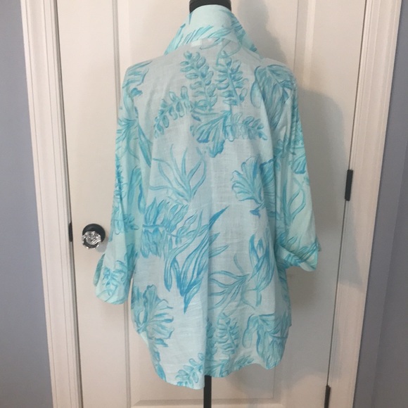 Vineyard Vines tunic sz L soft watery blues. Cool and breezy over shorts… - Picture 7 of 10